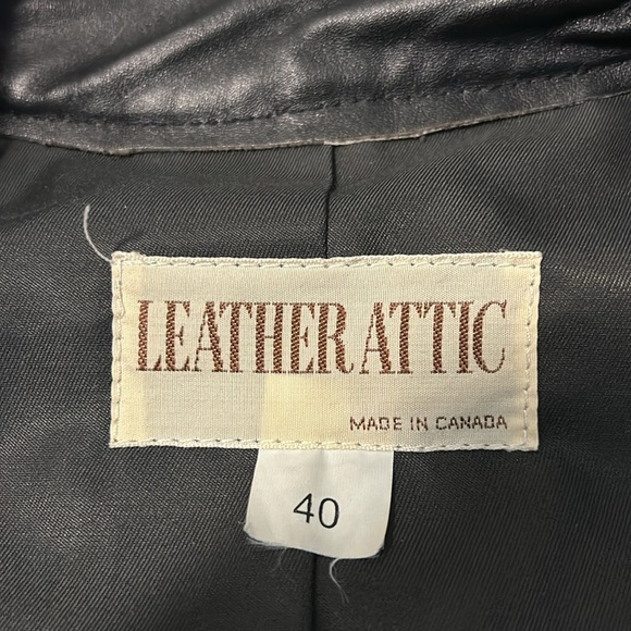 Vintage ladies leather jacket from the 80’s - Picture 11 of 15